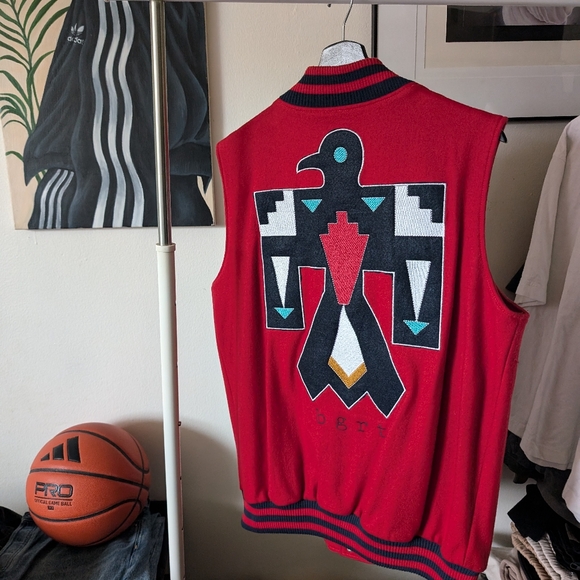 BGRT | Begairat Tribal Vest (Red/Navy) - Picture 3 of 4